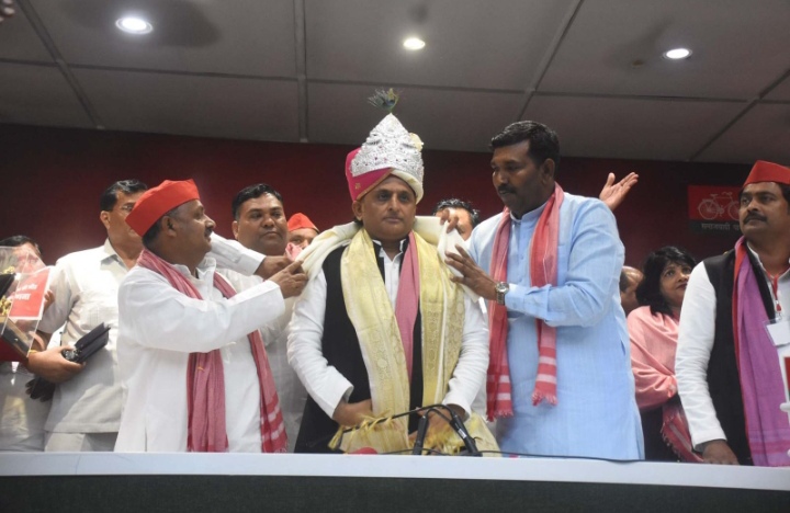 अखिलेश यादव