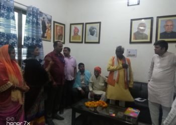 अनुप्रिया पटेल की टीम में शामिल हुए कृष्णा पटेल के एक दर्जन सहयोगी