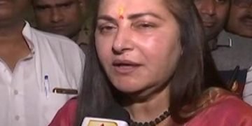 यूपी: आजम पर बैन से जया प्रदा संतुष्ट, कहा- ‘लोगों ने मुझे अकेले नहीं छोड़ा है’