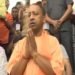 चुनाव आयोग के प्रतिबंध का CM योगी ने निकाला तोड़, प्रचार नहीं तो हनुमान की पूजा की