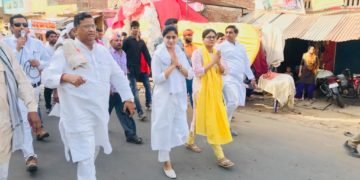 दीदी अनुप्रिया को जिताने 44 डिग्री तापमान में भी चुनाव प्रचार कर रही हैं अमन पटेल