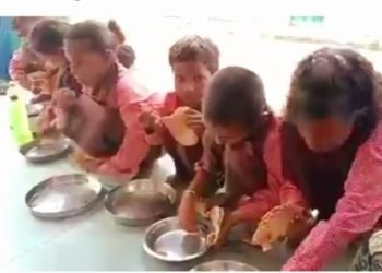 मिड-डे-मील में रोटी-नमक