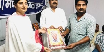 Apna Dal (S) workers