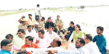 Former Union Minister Anupriya Patel in flood affected area