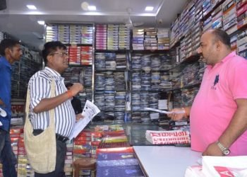 प्लास्टिक मुक्त बांदा, डीएम हीरालाल