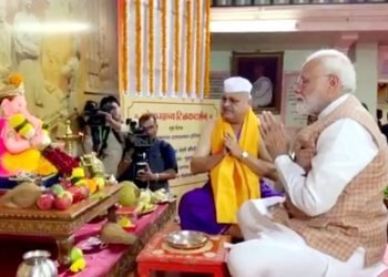 मुंबई में पीएम मोदी ने गणपति पूजन की