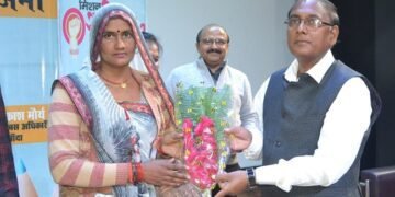 डीएम अनुराग पटेल की अभिनव पहल-गांवों के विकास हेतु बांदा के 58 निरक्षर प्रधान होंगे साक्षर