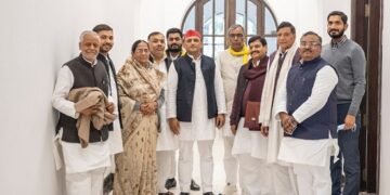 अखिलेश यादव