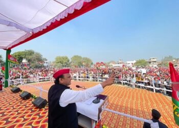 अखिलेश यादव