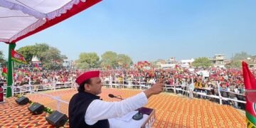 अखिलेश यादव