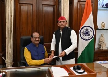 अखिलेश यादव