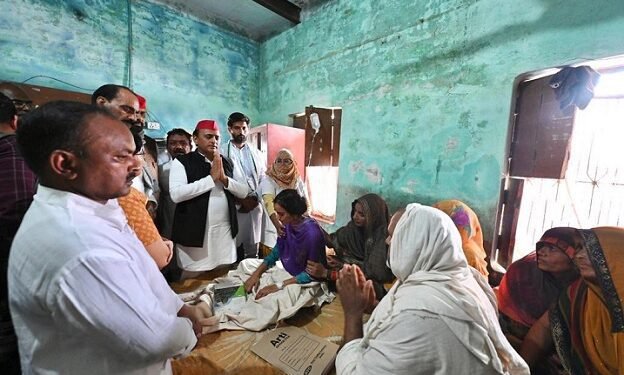 अखिलेश यादव