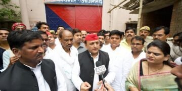 अखिलेश यादव