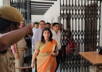 डीएम सौम्या अग्रवाल