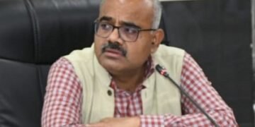 डीएम देवरिया