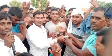 दही हांडी फोड़ प्रतियोगिता