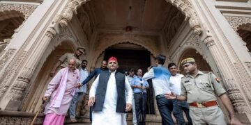 अखिलेश यादव