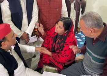 मृतक नंदलाल गुप्ता के परिजन