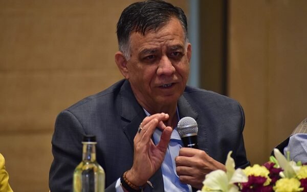 सतीश महाना