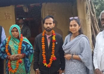 उत्तराखंड सुरंग से सकुशल घर आये श्रमिक मंजीत से कांग्रेस नेत्री ने की मुलाकात, हौसले को सराहा