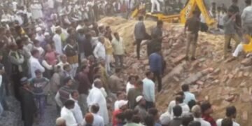 Mau: दूल्हे की हल्दी रस्म के दौरान दीवार गिरी, आधा दर्जन महिलाओं व बच्चों की मौत