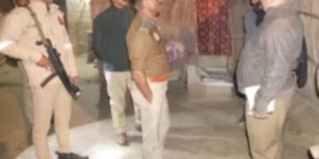 Ballia: पत्नी व दो बच्चों को मारकर पति ने की आत्महत्या, क्षेत्र में मचा हड़कंप