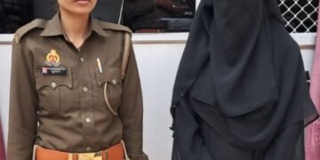 Azamgarh: जिन्दा मिली मृतका, बेटी को मां लेकर पहुंची थाने