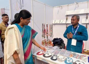 मीरजापुर के कारीगरों को इंटरनेशनल मार्केट से जोड़ने के लिए ‘जेम संवाद मेला’ का आयोजन