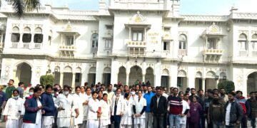 केजीएमयू में कर्मचारियों का हंगामा, ओपीडी ठप, मरीज बेहाल