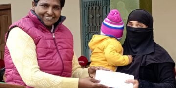 जरूरत मंदों की संबल बनी प्रिंसिपल ग्रेसी जान, दिवंगत पत्रकार हरिलाल पटेल की पत्नी को दी आर्थिक मदद