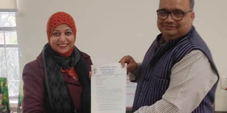 माता पिता के निधन के बाद भी यह बेटी नहीं हुई विचलित, कड़ी मेहनत के बल पर बनी असिस्टेंट प्रोफेसर