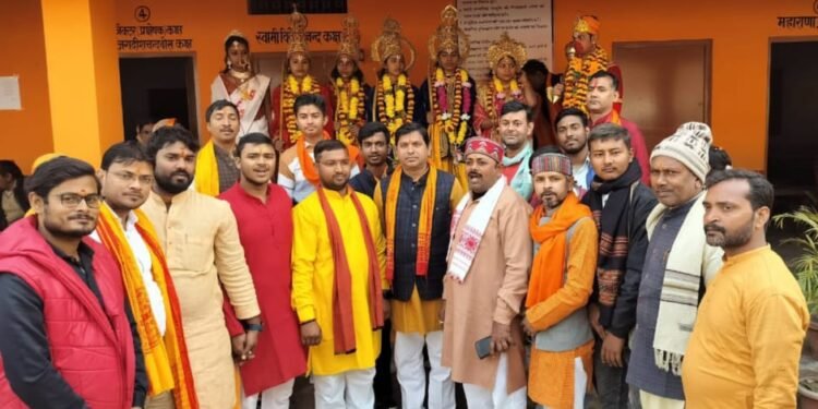 प्राण प्रतिष्ठा को लेकर बेल्थरारोड में निकाली गई शोभा यात्रा