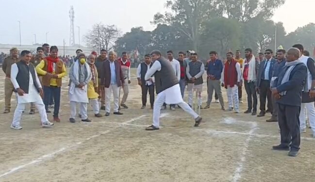 मंत्री आशीष पटेल की घोषणा-सांसद निधि से खेल मैदान का होगा सौंदर्यीकरण