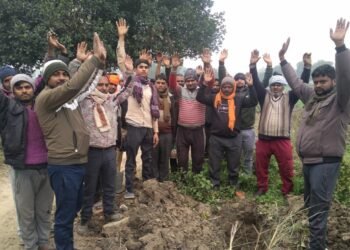 बिंदकी: पाइपलाइन फटने से 10 दिनों से जलापूर्ति ठप, ग्रामीणों ने किया प्रदर्शन