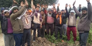 बिंदकी: पाइपलाइन फटने से 10 दिनों से जलापूर्ति ठप, ग्रामीणों ने किया प्रदर्शन