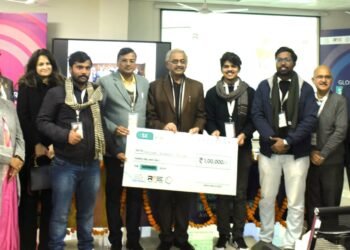 कार्बन उत्सर्जन कम करने वाले स्टार्टअप को मिला ग्लोबल स्टूडेंट एंटरप्रेन्योरशिप अवार्ड