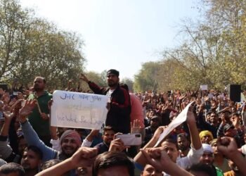 युवाओं के आगे झुकी सरकार, पुलिस भर्ती परीक्षा रद्द, सीएम योगी ने की घोषणा