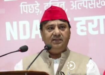 सपा ने शुरू की आजमगढ़ की किलेबंदी, गुड्डू जमाली साइकिल पर सवार