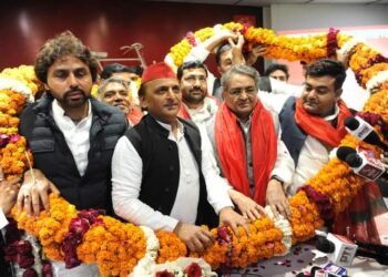 अखिलेश यादव के साथ आए बीजेपी – रालोद के कई नेता, पूर्व विधायक सुभाष चन्द्र श्रीवास्तव भी सपा में शामिल