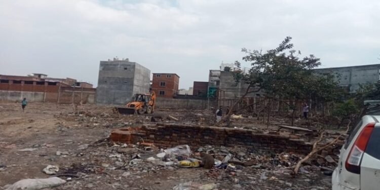 Barabanki: भाजपा सांसद के करीबी नेता समेत चार लोगों के खिलाफ मुकदमा दर्ज