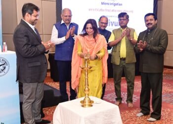 जल संकट को लेकर आईएस अधिकारी डॉ हीरा लाल ने कही बड़ी बात: सभी माइक्रो- इरीगेशन कम्पनियाँ एक-एक गांव गोद ले