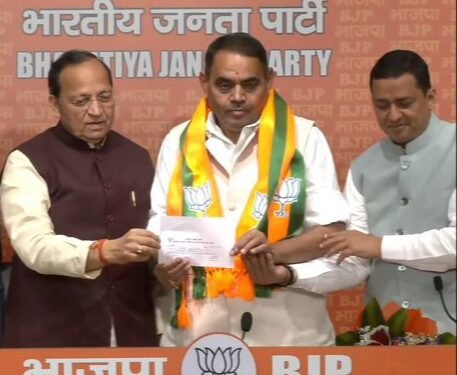 वाराणसी में कांग्रेस को झटका, पूर्व सांसद भाजपा में शामिल