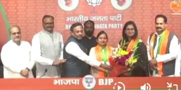बसपा सांसद संगीता आजाद, सीमा कुशवाहा समेत कई नेता बीजेपी में शामिल