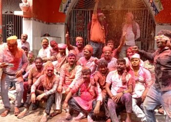 बलिया: जनपदवासियों ने धूमधाम से मनाई होली