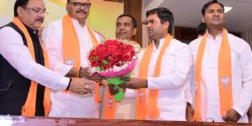 पूर्व मुख्यमंत्री राम नरेश यादव के पुत्र एवं आजमगढ़ के पूर्व सांसद भाजपा में शामिल