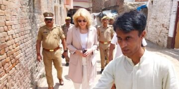 बुनकरों से मिलने बाराबंकी पहुंची नीदरलैंड की राजदूत मैरी लुईसा