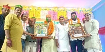 जायसवाल समाज ने खेली फूलों की होली, समाज की एकजुटता पर दिया बल