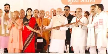 लोकसभा चुनाव: कोई कोना नही छोड़ रही मोदी, शाह और योगी की तिकड़ी