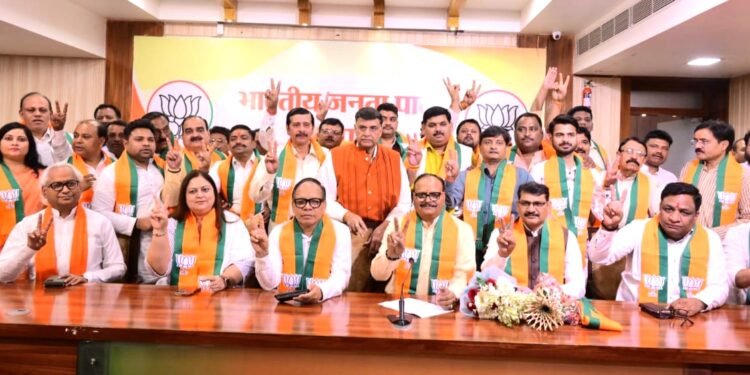 पूर्व पुलिस महानिदेशक विजय कुमार भाजपा में शामिल