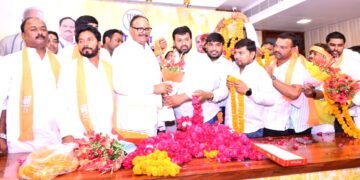 सपा नेता बलराम यादव, पूर्व विधायक जय चौबे सहित कई नेता भाजपा में शामिल